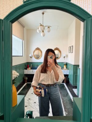 Kashish Dadhwal Instagram - casual day out 🤍
🏷️
Shirt- @hm
Jeans- @hm
Bag- @zara
Ballet flats- @twirlandtote
