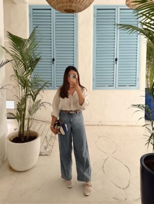 Kashish Dadhwal Instagram - casual day out 🤍
🏷️
Shirt- @hm
Jeans- @hm
Bag- @zara
Ballet flats- @twirlandtote