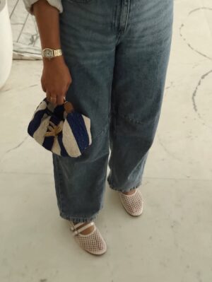 Kashish Dadhwal Instagram - casual day out 🤍
🏷️
Shirt- @hm
Jeans- @hm
Bag- @zara
Ballet flats- @twirlandtote