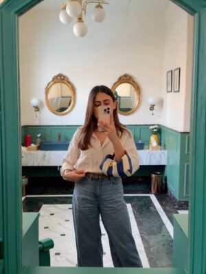 Kashish Dadhwal Instagram - casual day out 🤍
🏷️
Shirt- @hm
Jeans- @hm
Bag- @zara
Ballet flats- @twirlandtote