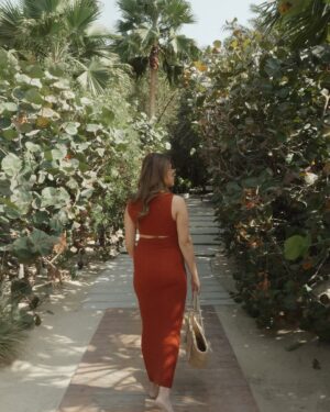 Kashish Dadhwal Instagram - 💌
Dress- @zara
Neckpiece- @deltacharms
Bag- @mango