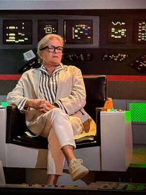 Kate Mulgrew Instagram - Always at home in the big chair, no matter which ship 💫
Thank you to @star_trek_set_tour for a memorable experience and to all the fans who came out to celebrate Star Trek's legacy with me this past weekend. You always prove yourselves to be the best fans in the galaxy!🖖🏻
Photos: @joey_flaherty 📸