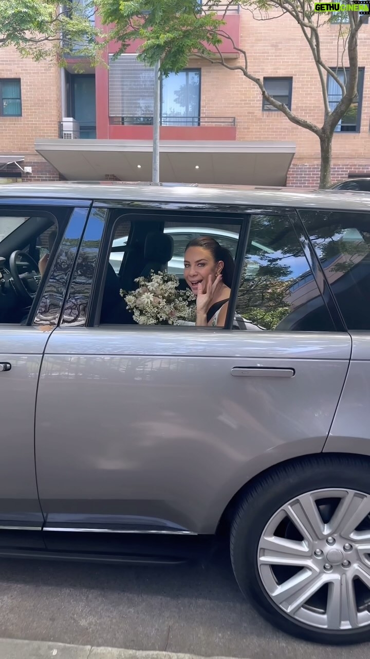Kate Ritchie - 3.4K Likes - And now we’re off to meet The King! 🇬🇧👑 

Head to our stories for all the updates! 👆