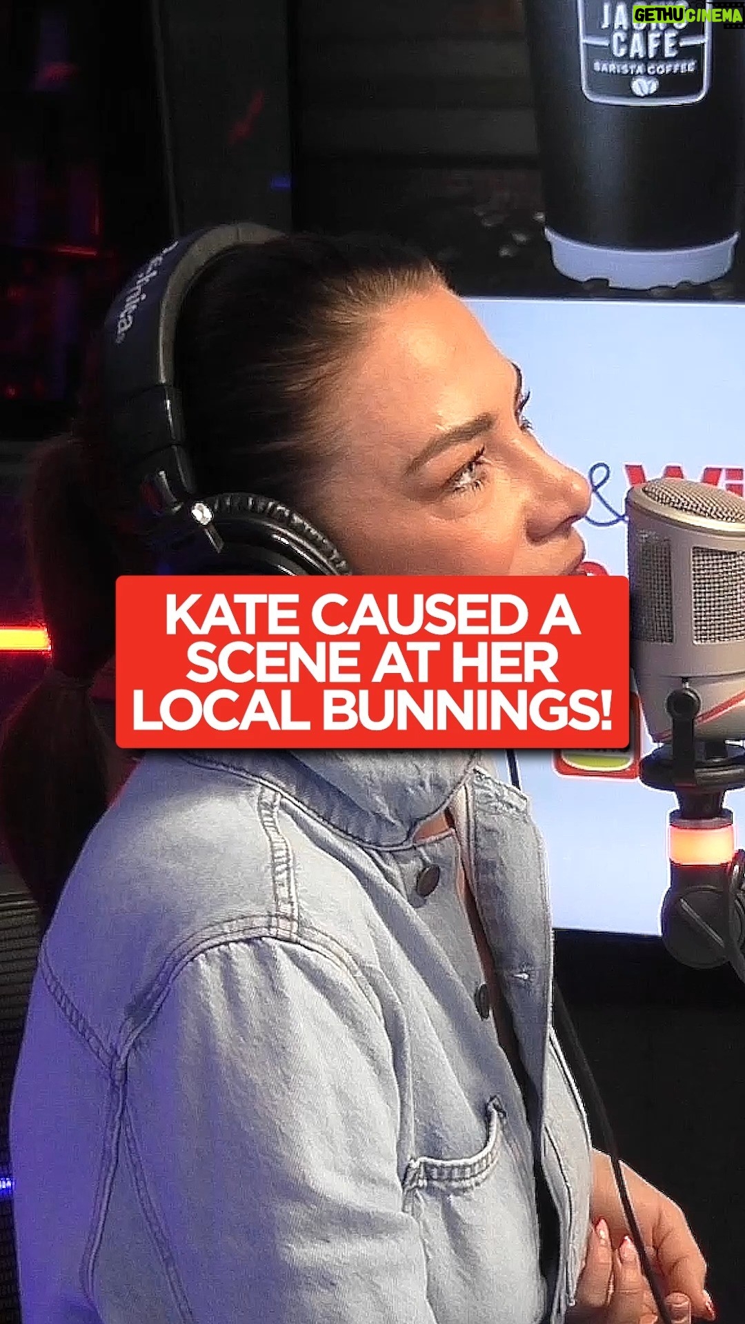 Kate Ritchie - 1.5K Likes - Stay safe out there while Christmas shopping you guys! 🐕💩