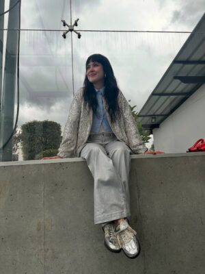 Katherine Escobar Farfan Instagram - 1. No me la creo todavía
2. Amo esta foto y a la niña que estoy abrazando
3. La mujercita que me inspira a ser mejor mujer
4. Creatividad a bordo
5. Todo hace parte del proceso
6. Por fin sentados en el carrito de mercado
7. Abuelita Liz y Joy
8. Abuelito Nico y Leví
9. Las primeras veces de los hijos se convierten en las primeras veces de nuestro niño interior para entenderlos mejor
10. Se metió un intruso en el casting
11. Aprendiendo a disfrutar bajo la lluvia
12. ❤️🩹
13. Libro favorito de mi niña
14. Libro favorito de mi niño
15. 13 años esperando este momento
16. ¿Reconocen a todos los de la foto?
17. El carrete más largo que he subido. Justo y necesario después varios meses sin estar por aquí. Ahora si, la foto 17. Mi Nani, mi gran Nani, mi esposo, mi equipo, el hombre que me gusta.