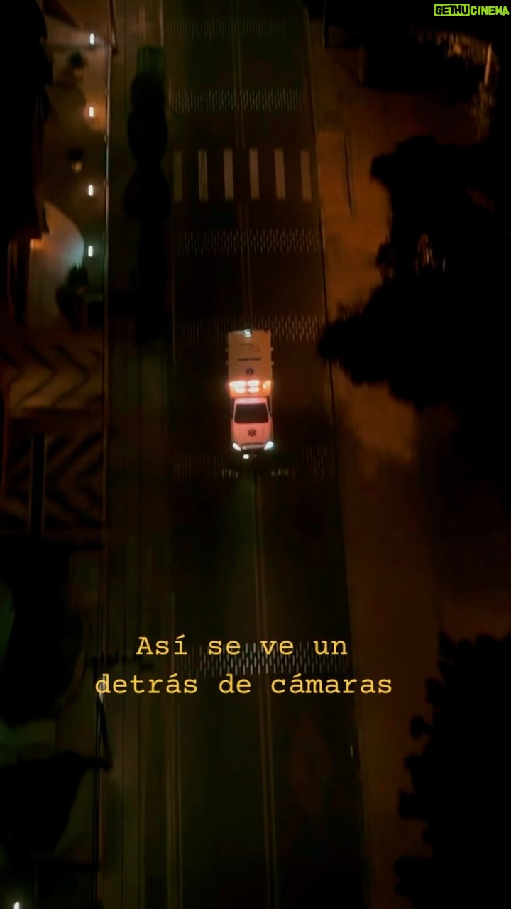 Katherine Escobar Farfan - 2.4K Likes - Le dedico este video a mi papá y a mi mamá. 

El día que rodamos el video de esta canción fue un lunes. Al día siguiente, un martes, mi papá tuvo un accidente que en consecuencia tuvo 3 intervenciones quirúrgicas para regresarlo a su normalidad en varias funciones naturales. En medio de la angustia, la impotencia, la ansiedad, el miedo que se siente ver a una persona que se ama tanto sufrir, le preguntaba a Dios que mensaje tenía para mí que me sustentara en ese tiempo… así como a la mujer de esta historia Dios la rescata de la muerte, la soledad, el suicidio, verse rendida, de sus recuerdos dolorosos, así lo haría y lo hizo Dios también con mi papá y con su compañera eterna de batallas mi madre hermosa. 

Que por medio de este video Dios traiga consuelo y sanidad para ti que lo estás viendo como en su momento lo hizo y hace hasta el día de hoy en mi. 

Video completo: Te Busqué @youtube
Voz: @mariannahydiego 
Video: @zorrocreativofilms 
Producción: @christianmydia