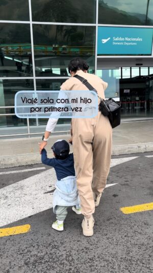 Katherine Escobar Farfan Instagram - Dejen en comentario sus recomendaciones para viajar con bebés 👇🏼🩵
