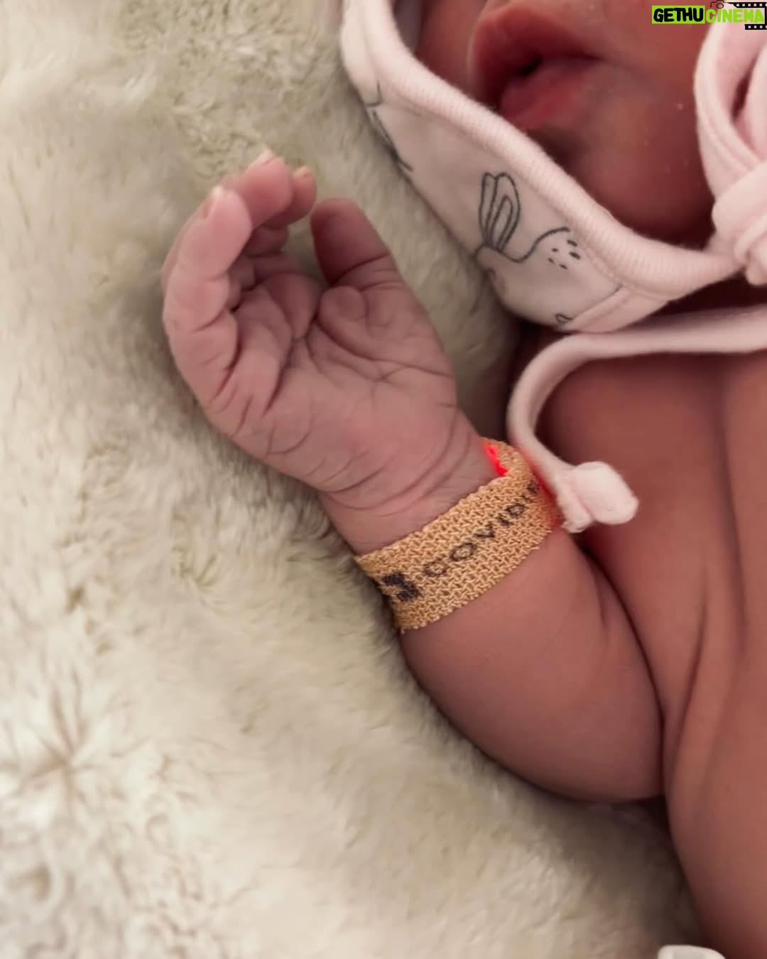 Katherine Escobar Farfan - 16.1K Likes - 3 mayo 2024. Refrigerio, calma para el corazón es mi Joy 🐰 

¡Gracias Dios!