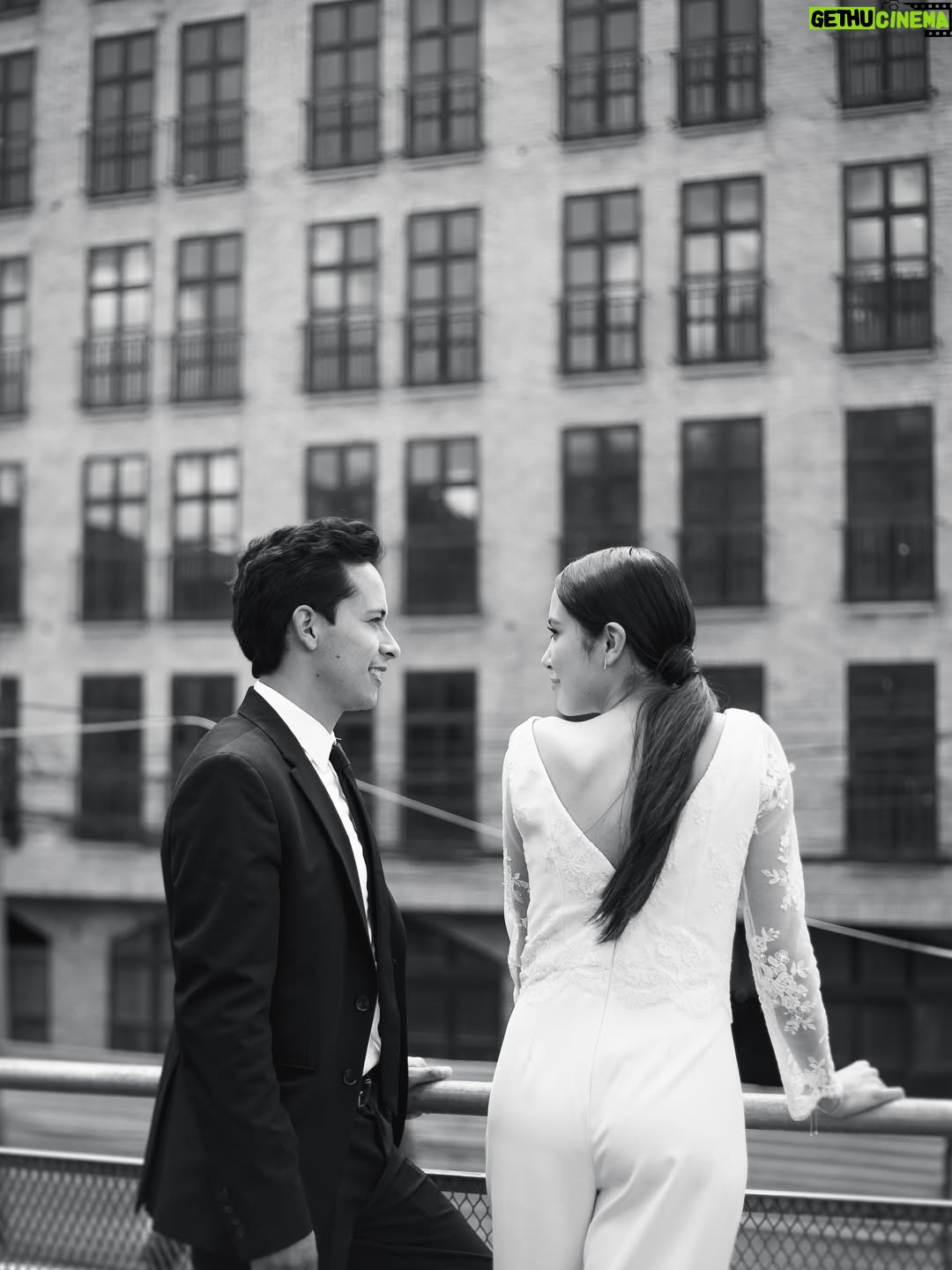 Katherine Escobar Farfan - 5.8K Likes - Boda civil 
Ceremonia 
Pre boda (4 días después empezó el confinamiento por pandemia y nos cancelaron la boda). 

Agradeceré siempre que a tu lado puedo ser yo; sin perder mi esencia. Abrazando lo que soy, lo@que fui y avanzando a lo que quiero ser. Feliz quinto aniversario @danideviag, te lo repetiré cada 4 de julio: “Me haces un mejor ser humano, te amo”.
