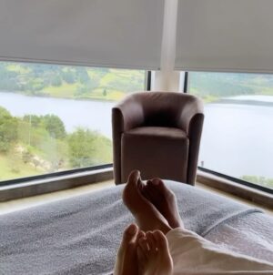Katherine Escobar Farfan Instagram - Cumpliendo un sueño como familia desde este lugar
