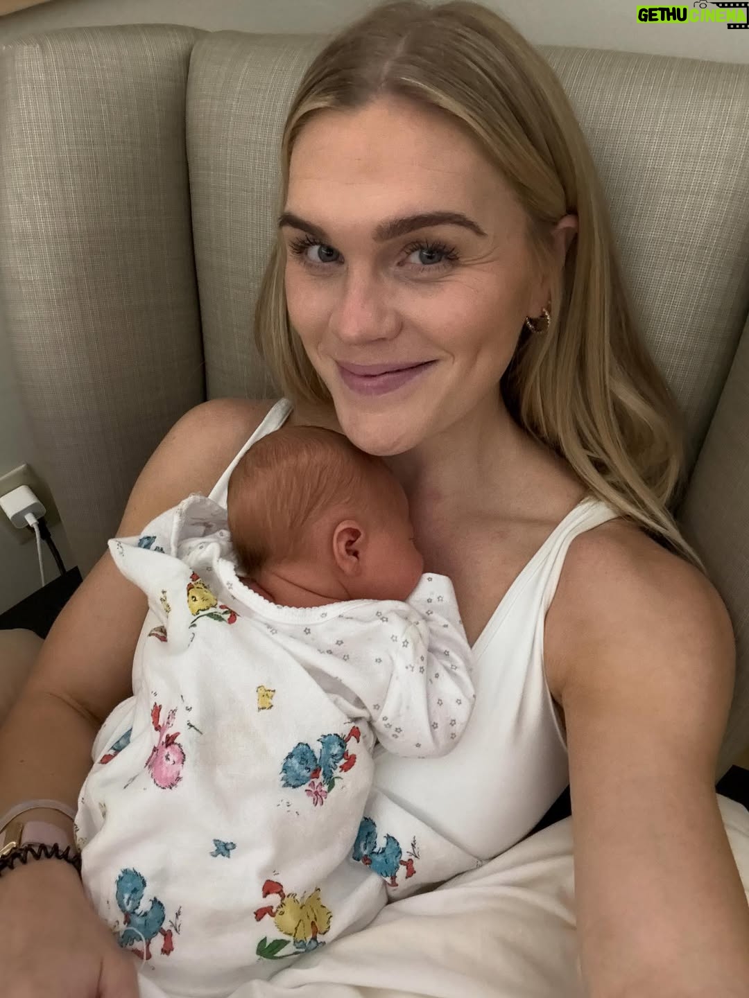 Katrin Tanja Davidsdottir - 48.8K Likes - 2 weeks of Emberly 🤎🐻🫶🏼