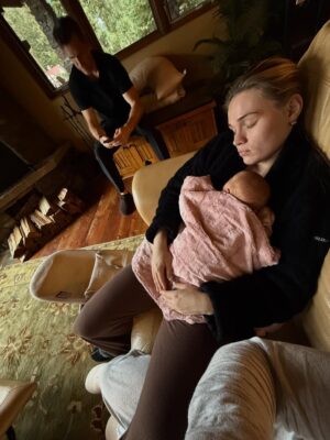 Katrin Tanja Davidsdottir Instagram - 2 weeks of Emberly 🤎🐻🫶🏼