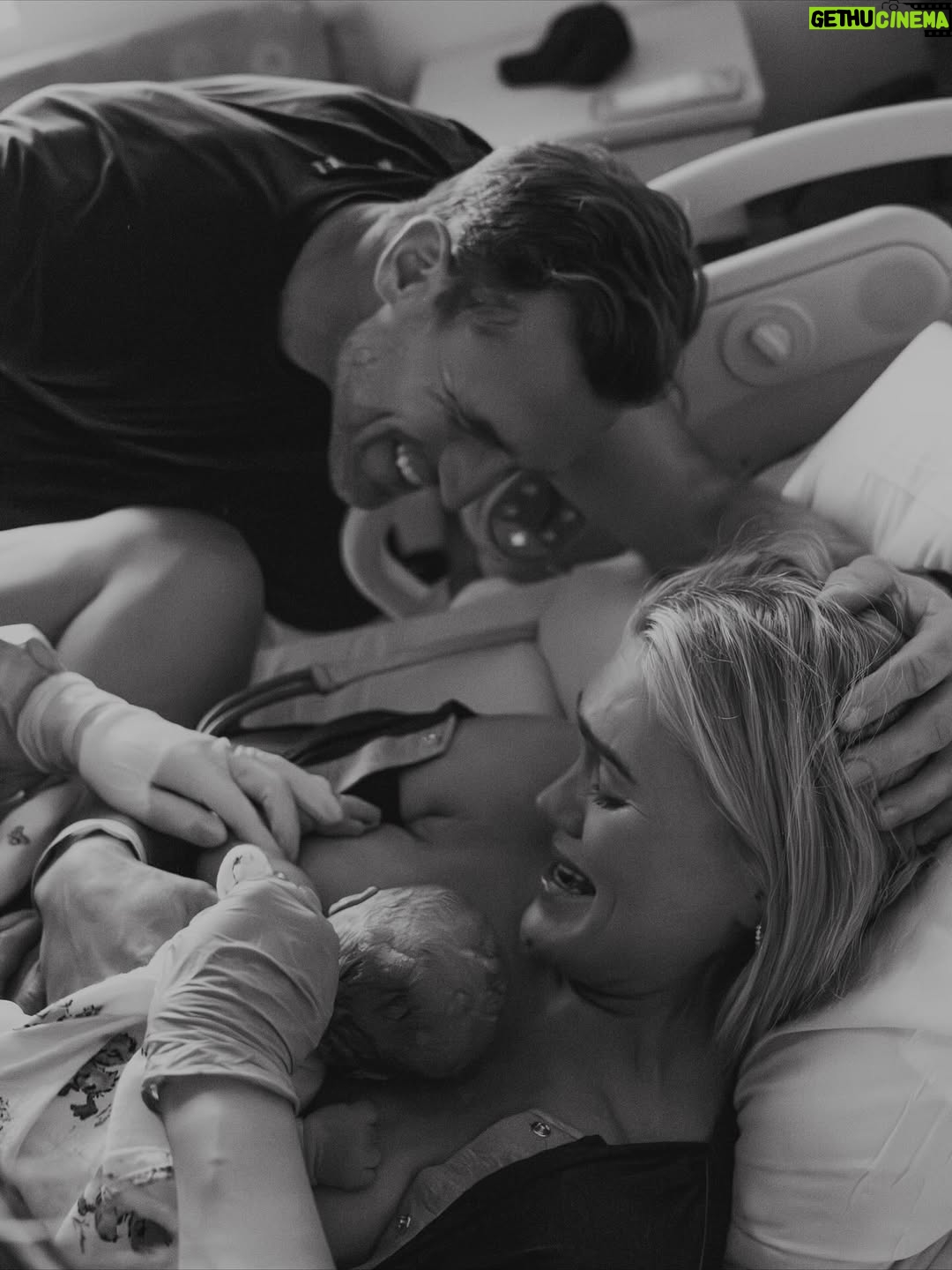 Katrin Tanja Davidsdottir - 174.5K Likes - Emberly Heba Laich 🌙🤍🧸✨ 10.06.25

Our hearts are overflowing with love as we welcome our daughter into this world. Becoming her parents has been the greatest gift we ever could have imagined - our precious, peaceful, powerful little girl who was born under the full supermoon! 

Our world is forever brighter with you in it, our Emberly ❤️

Photos by @alli.kuettel.photography