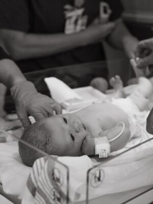 Katrin Tanja Davidsdottir Instagram - Emberly Heba Laich 🌙🤍🧸✨ 10.06.25

Our hearts are overflowing with love as we welcome our daughter into this world. Becoming her parents has been the greatest gift we ever could have imagined - our precious, peaceful, powerful little girl who was born under the full supermoon! 

Our world is forever brighter with you in it, our Emberly ❤️

Photos by @alli.kuettel.photography