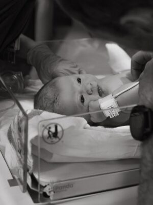 Katrin Tanja Davidsdottir Instagram - Emberly Heba Laich 🌙🤍🧸✨ 10.06.25

Our hearts are overflowing with love as we welcome our daughter into this world. Becoming her parents has been the greatest gift we ever could have imagined - our precious, peaceful, powerful little girl who was born under the full supermoon! 

Our world is forever brighter with you in it, our Emberly ❤️

Photos by @alli.kuettel.photography
