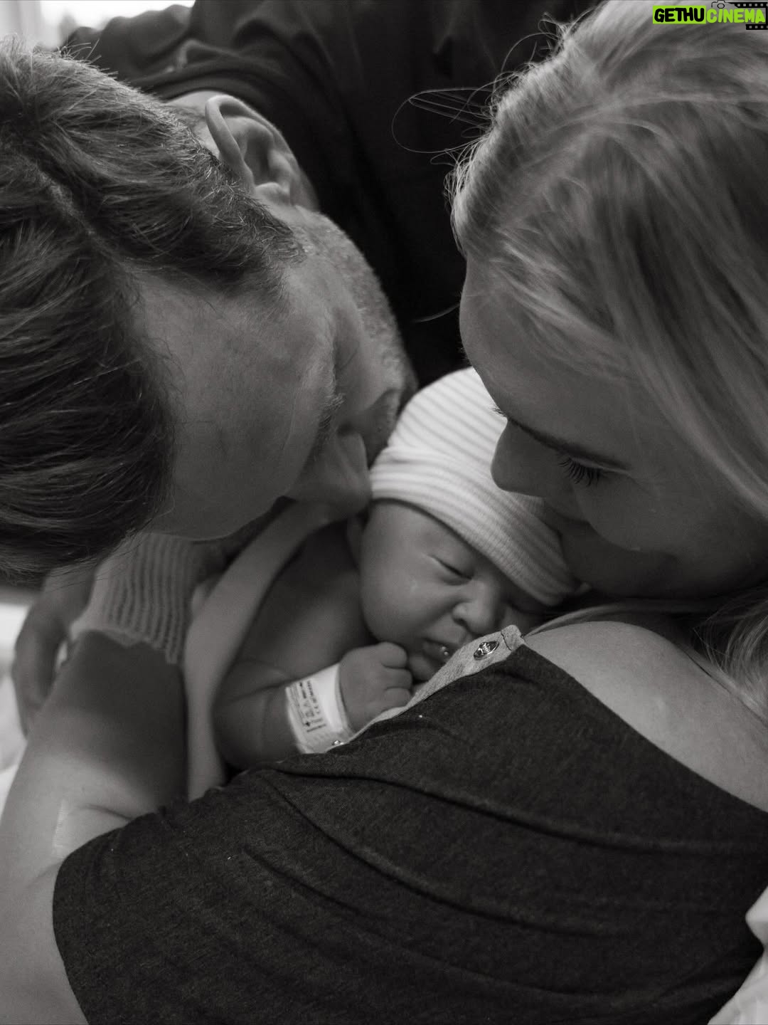 Katrin Tanja Davidsdottir - 174.5K Likes - Emberly Heba Laich 🌙🤍🧸✨ 10.06.25

Our hearts are overflowing with love as we welcome our daughter into this world. Becoming her parents has been the greatest gift we ever could have imagined - our precious, peaceful, powerful little girl who was born under the full supermoon! 

Our world is forever brighter with you in it, our Emberly ❤️

Photos by @alli.kuettel.photography