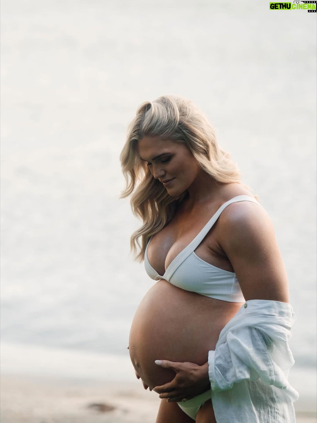 Katrin Tanja Davidsdottir - 34.1K Likes - 37 weeks of growing you 🤍💫🫶🏼

Photos: @djfalconnn 
Makeup: @sweatwithsoph_