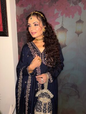 Kavita Ghai Instagram - ✨ This festive season, shine bright, look pretty, and let your jewelry & outfits do the talking. 💫
My beautiful outfits are by @libasindia 😍