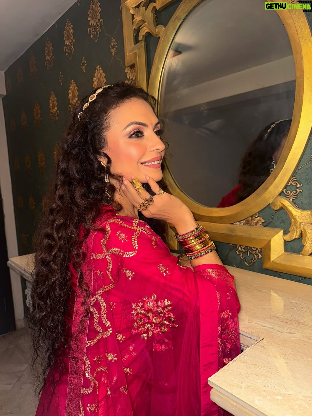 Kavita Ghai - 3 Likes - ✨ This festive season, shine bright, look pretty, and let your jewelry & outfits do the talking. 💫

My beautiful outfits are by @libasindia 😍
