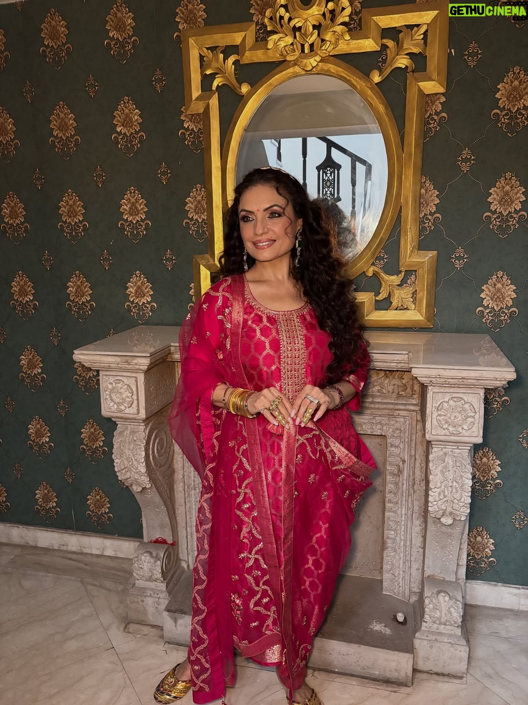 Kavita Ghai - 3 Likes - ✨ This festive season, shine bright, look pretty, and let your jewelry & outfits do the talking. 💫

My beautiful outfits are by @libasindia 😍