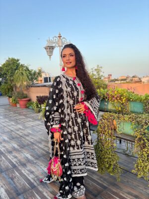 Kavita Ghai Instagram - Festive season starts strong with my favourite @shopmulmul ♥️✨