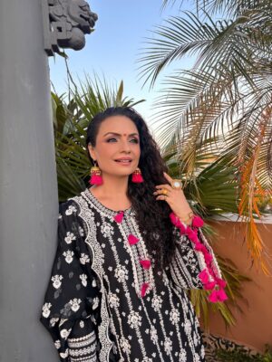 Kavita Ghai Instagram - Festive season starts strong with my favourite @shopmulmul ♥️✨
