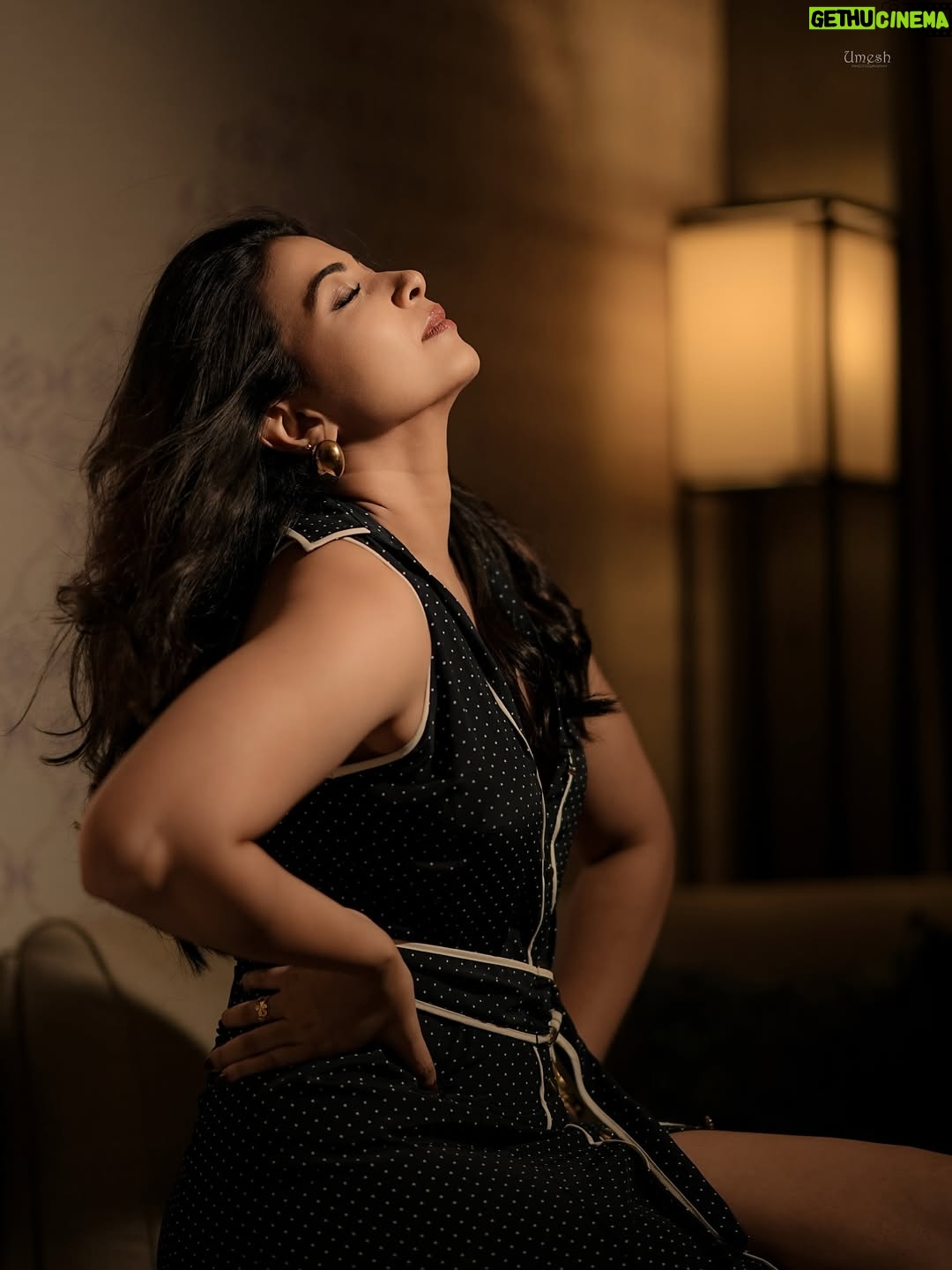 Kavya Shetty - 8.8K Likes - Don’t call me 🤙 ❌

Click @umesh__photography___ 
MakeUp & Hair @kanaka_gowda 
Jewellery @anewu_official 
Location @jwmarriottblrgolfshire