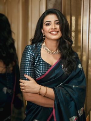 Kavya Shetty Instagram - @malabargoldanddiamonds 💛 ✨