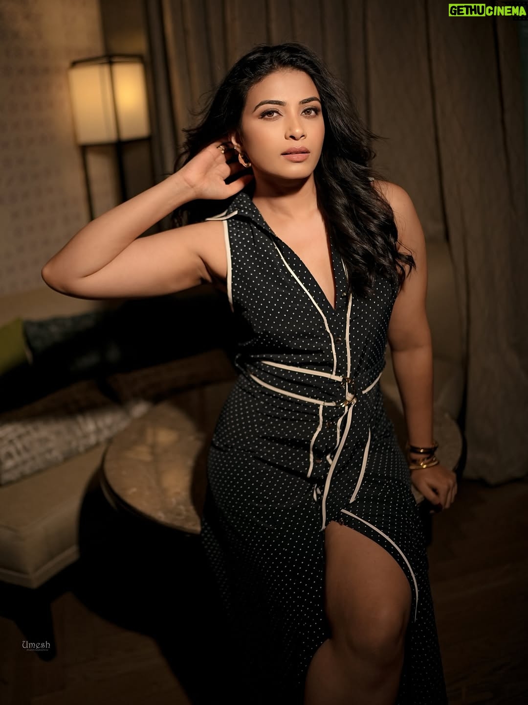 Kavya Shetty - 8.8K Likes - Don’t call me 🤙 ❌

Click @umesh__photography___ 
MakeUp & Hair @kanaka_gowda 
Jewellery @anewu_official 
Location @jwmarriottblrgolfshire