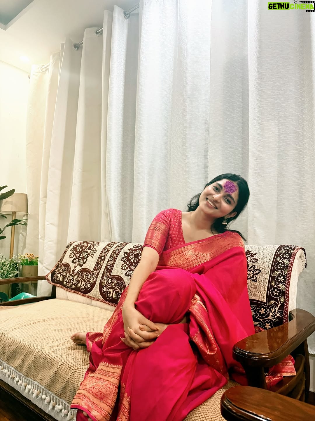 Kayadu Lohar - 442.1K Likes - I left to chase dreams but I return to remember who dreamt them