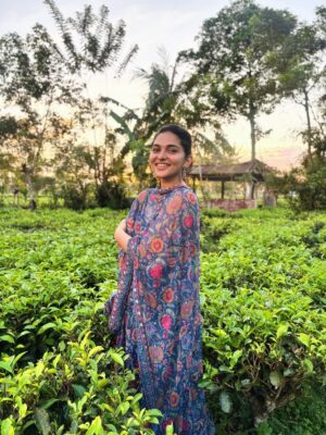 Kayadu Lohar Instagram - I left to chase dreams but I return to remember who dreamt them
