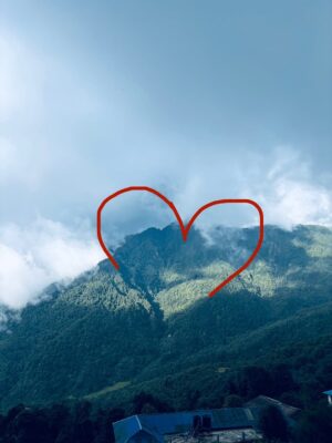 Kayadu Lohar Instagram - Nepal 🇳🇵: came back with dirty laundry 5k photos leg pain and heart full of memories 🤍