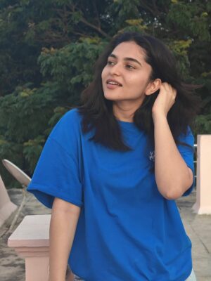 Kayadu Lohar Instagram - me playing with my hair is a whole genre 🐥✨
