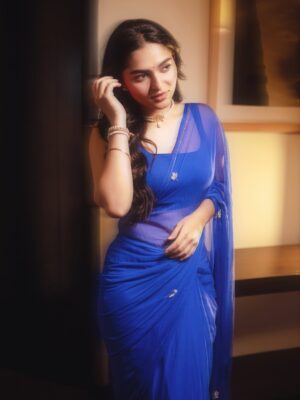 Kayadu Lohar Instagram - if i can be your moon ……… 

Styled by: @harshikaa.04 
Saree: @houseofsuhi 
Blouse: @labelswarupa 
Jewellery: @adorebypriyanka 
Styling team: @dharshanaa.ranjith 
MUA: @bidula_singh 
Hair by: @adithya_jaykumar 
Shot by: @framesbyharish 
Photography team: @team.ms1991 @jananiselvan_