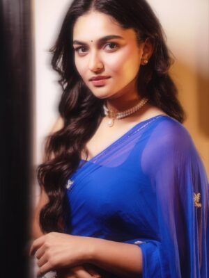 Kayadu Lohar Instagram - if i can be your moon ……… 

Styled by: @harshikaa.04 
Saree: @houseofsuhi 
Blouse: @labelswarupa 
Jewellery: @adorebypriyanka 
Styling team: @dharshanaa.ranjith 
MUA: @bidula_singh 
Hair by: @adithya_jaykumar 
Shot by: @framesbyharish 
Photography team: @team.ms1991 @jananiselvan_