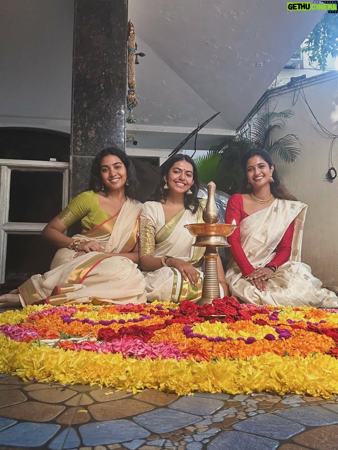 Keerthi Pandian - 280.1K Likes - Onam 2025 ♥️ 

Onam Ashamsakal 🌸

Flowers arrangement full credit to @shivani_rajashekar1 🙌🏽 

@ashokselvan @tarunkoliyot @anisasi @shivathmikar @vignesh.kishin 

#onam