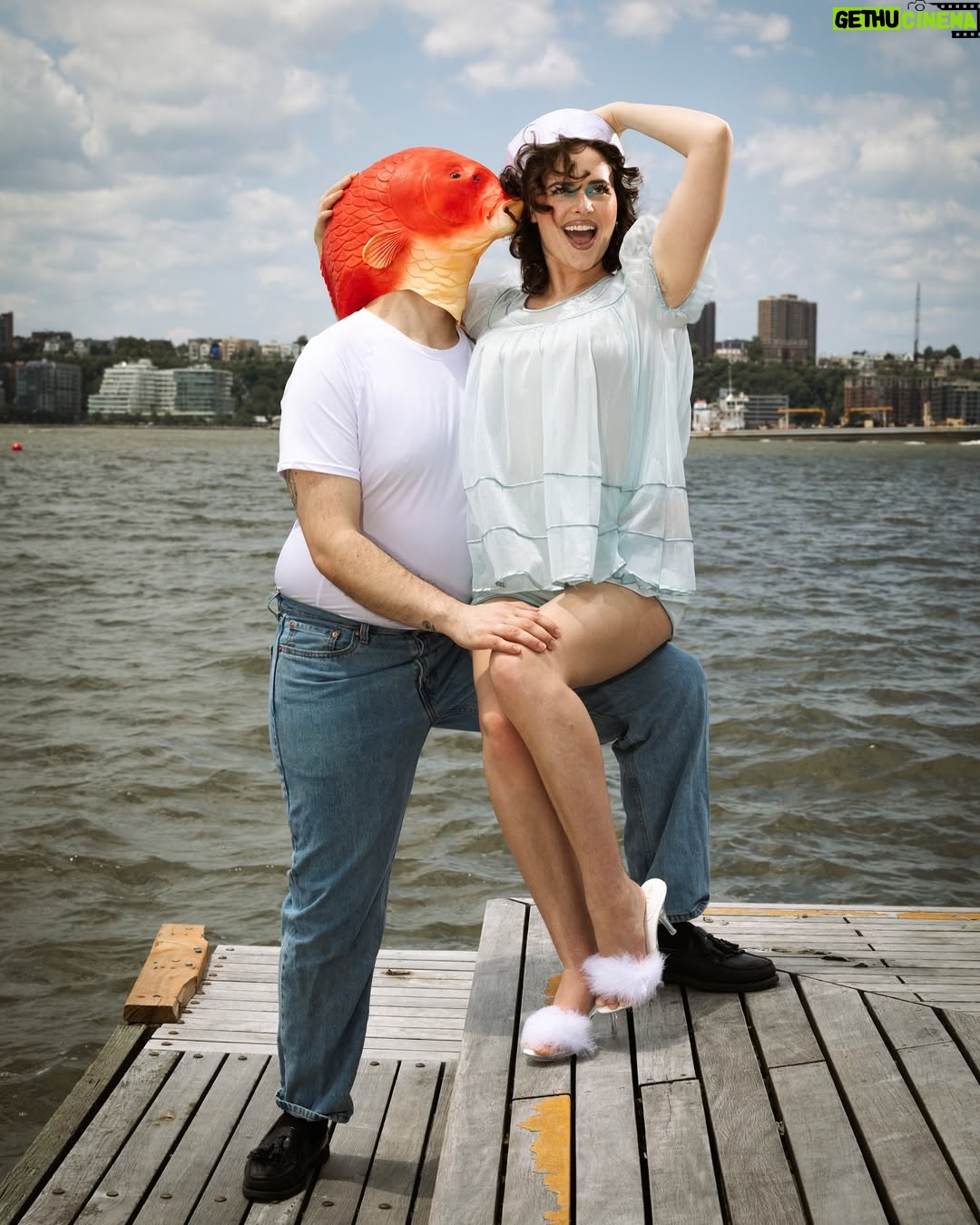 Kelley Heyer - 3.3K Likes - Plenty of fish in the sea and I got a catch ⚓️🐟

Photographer
@hanz.a 

Makeup 
@el__debratto 

PAs
@maevellisullivan 
@khdphoto 

Talent
Kelley Heyer
@thatcobaltdude