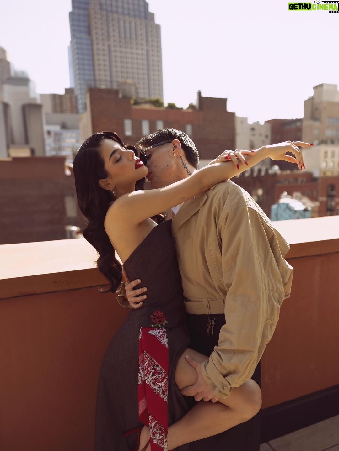 Kenia Os - 2.6 Million Likes - @willychavarria 🌹
