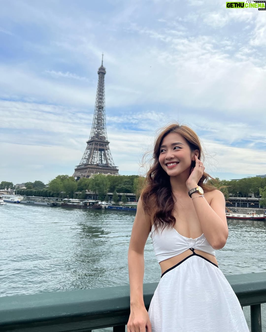 Khả Ngân - 22.7K Likes - 🗼🗼🗼
It's a vibe 🩵

#khangan #happiness #happy #happytime #happyday #goodvibes #goodmorning #goodtimes #goodday #goodlife #peace #peaceful #paris #eiffeltower