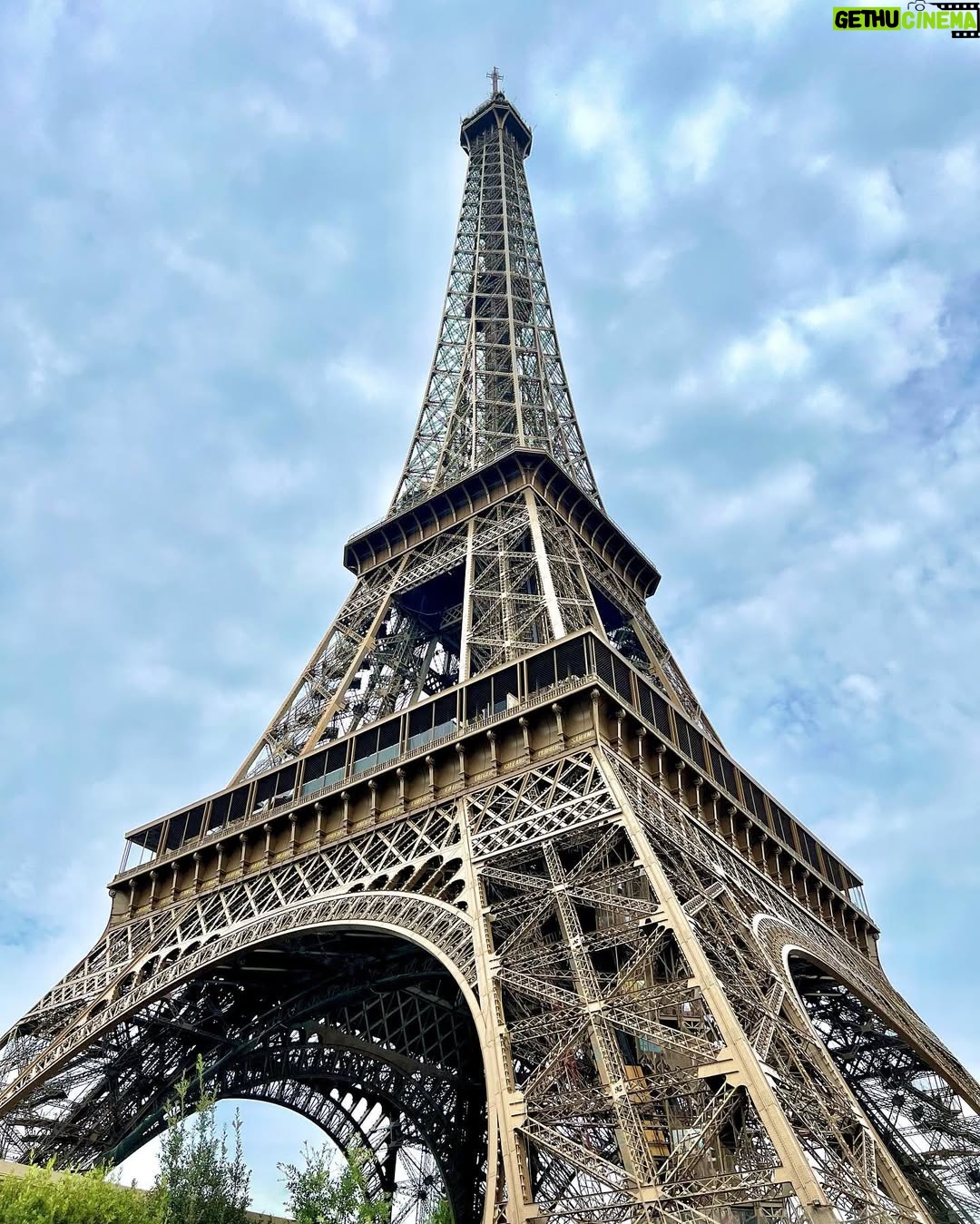 Khả Ngân - 22.7K Likes - 🗼🗼🗼
It's a vibe 🩵

#khangan #happiness #happy #happytime #happyday #goodvibes #goodmorning #goodtimes #goodday #goodlife #peace #peaceful #paris #eiffeltower