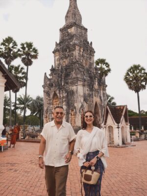 Khemanit Jamikorn Instagram - มาบ้านพี่เมืองน้อง สักการะพระธาตุอิงฮังค่ะ🙏🏻🌞
.
.
.
#panpantripboon #panpanfamily 💛🧡❤️🩷