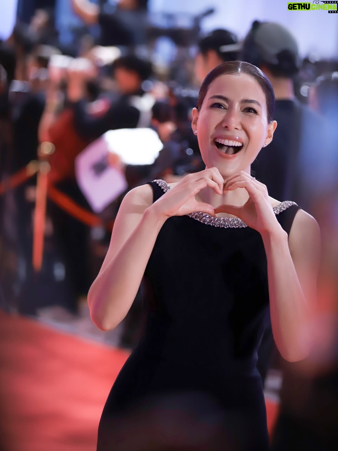 Khemupsorn Sirisukha - 12.5K Likes - From Bangkok to the world 🥹♥️🌏✨

So proud to witness the World Premiere of #ธี่หยด3 at the Bangkok International Film Festival. Thai cinema is ready to shine brighter than ever! 🥹♥️👏🏻🌟🌟🌟✨ 

#ธี่หยด3worldpremieregala @lastelle