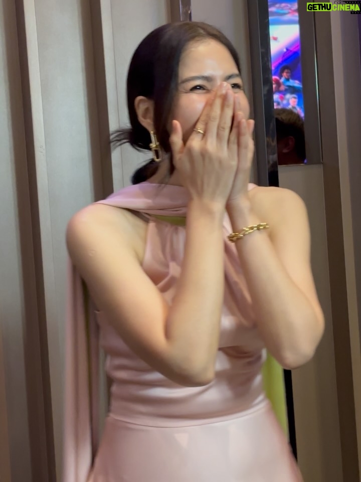 Khemupsorn Sirisukha - 26K Likes - ปีหน้าอาจจะไม่หยุดแค่ประกาศรางวัล แต่อาจจะประกาศตัวเป็นพระเมะเลยก็ได้นะคะ! 😆🤣🥰💗😜

จากแขกรับเชิญในซีรี่ย์แซกฟิก สู่ผู้ประกาศรางวัล Prince of Boy’s Love งาน Y Entertain 2025 🥰🏆🎉 🌟✨
#เส้นทางการแสดงที่ไม่คาดคิดของเชอรี่ 🤣💖😌 

@tiffanyandco 
@asavagroup 
@lovemelondon 
@seikostyle 
@kongpiya 
#yentertain2025