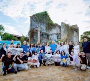 Khemupsorn Sirisukha Instagram - Pay it forward 🥹♥️🤗

IMETMAX X กลับไปเยี่ยม “บ้านลูกเหรียง” ที่ยะลาอีกครั้ง ครั้งนี้คณะใหญ่ขึ้นกว่าเดิม มีพี่ ๆ จาก IMET Family มาร่วมทริปด้วยกันหลายท่าน พี่ชมพู่ น้องสมาน น้องจัส และน้องๆ ทุกคนจากบ้านลูกเหรียง ให้การต้อนรับและดูแลพวกเราเป็นอย่างดี  ขอบคุณทุกคนมาก ๆ ที่มาร่วมเติมพลังใจให้กันและกันในครั้งนี้ค่ะ 🥹🙏♥️✨

และที่พิเศษสุด ๆ คือ เราได้รับเกียรติจาก พี่เตา บรรยง พงษ์พานิช ร่วมเดินทางไปกับเรา พร้อมมอบเงิน 999,999 บาท เพื่อสนับสนุนการทำงานของกลุ่มลูกเหรียงอีกด้วย ทำให้ Mentors ทั้ง 3 คน อย่างพี่ตั้ม พี่เด่น และเชอรี่ รวมถึงทีมงานบ้านลูกเหรียงทุกคน ซาบซึ้งสุดหัวใจ ขอบพระคุณพี่เตามากจริง ๆ ค่ะ 🥹♥️🙏🌟✨

เชอรี่เชื่อมั่นว่าเมล็ดพันธุ์เล็ก ๆ แห่งบ้านลูกเหรียงที่กำลังเติบโตขึ้นอย่างงดงามนี้ จะไม่เป็นเพียงผู้รับแต่เพียงฝ่ายเดียว แต่จะกลายเป็นผู้ให้ ที่ส่งต่อแรงบันดาลใจและความหวัง ที่ทำให้การ Pay it forward ขยายวงกว้างขึ้นเรื่อย ๆ ต่อไป 🥹♥️🌱✨

ท้ายทริปยังได้แวะเที่ยว ยะลา–ปัตตานี สองเมืองที่อบอุ่น น่ารัก และน่าเที่ยวมาก ๆ จะกลับไปอีกอย่างแน่นอนค่ะ 🤗♥️🥹✨