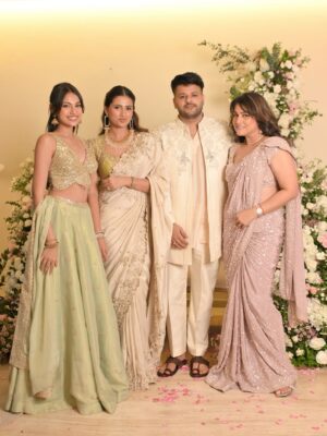 Khushi Hegde Instagram - happiest bunchš¼š¼š¤
wearing @seasonsmumbai š¹
styled by: @tiara_gal @shalu_jaiswani