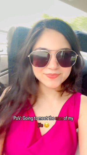 Khyati Sharma Instagram - Who exists only in my dreams 😆
.
.
.
.
#khyatisharma #latestreels #romantic #foryou #foryoupage #fyp