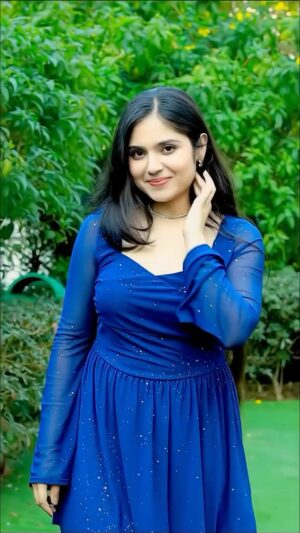 Khyati Sharma Instagram - Koi mila mila ❤️
.
.
.
.
[ model, dance videos, Birla reels, long hair ]