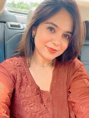 Khyati Sharma Instagram - Jaa rahi hoon dusro ki shadi karane 😆😝
.
.
.
.
.
.
#chikankari #chikankariwork #model #actor #suitsforwomen #beautifulgirls #beautiful #fashioninfluencer #ootd #hotgirl #ethnicfashion #ethnic #ethnicjewellery