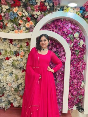 Khyati Sharma Instagram - Waiting for shadi season so badly 🙊❤️
.
.
.
.
.
[static post, suit wear, Anarkali, trending, latest post, beautiful girls]