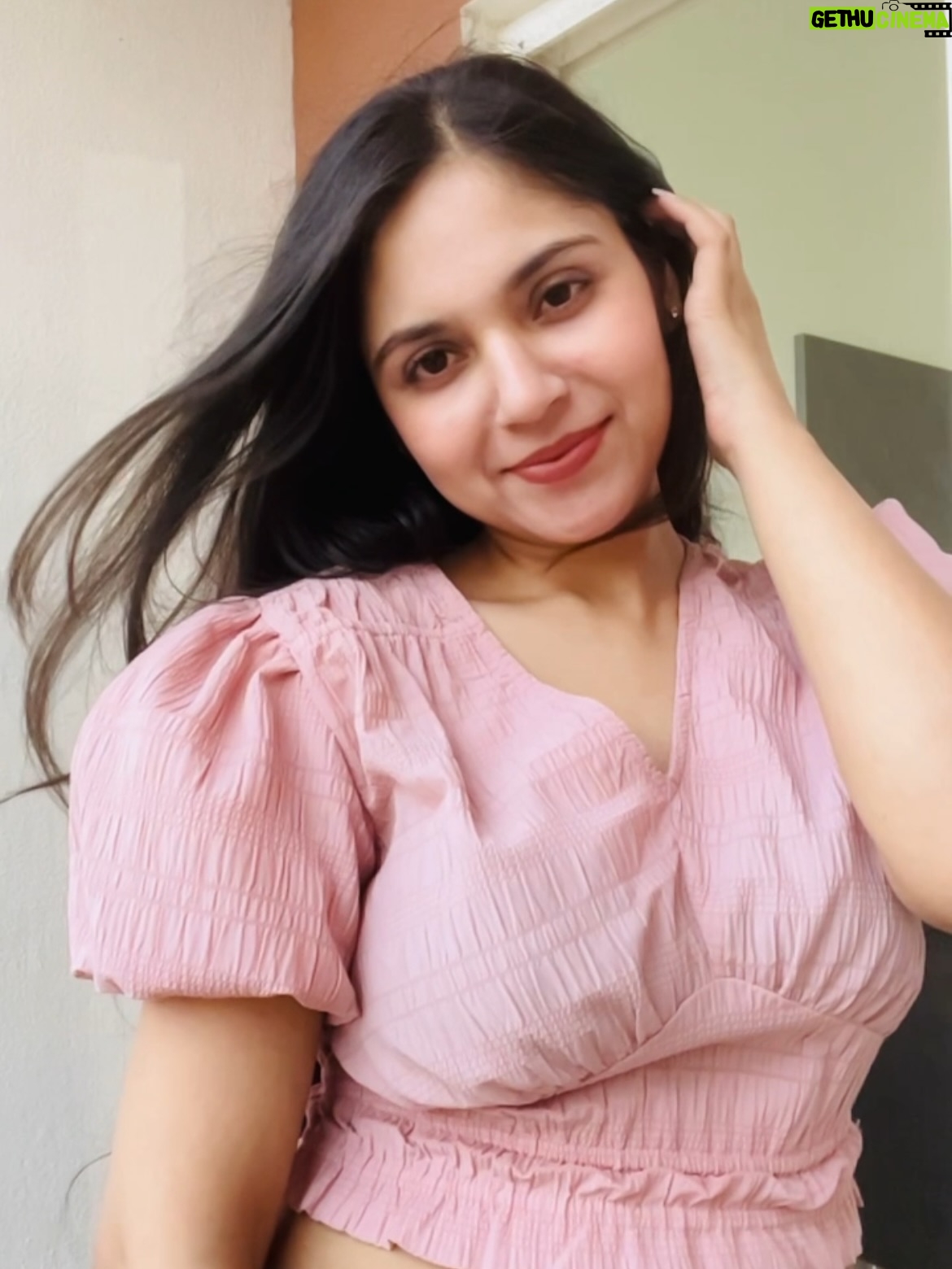 Khyati Sharma - 431 Likes - Peachy Vibes 🌸✨
.
.
.
#staticpost #beautifulgirls #explore #khyatisharma #beautifull #girls #blogger